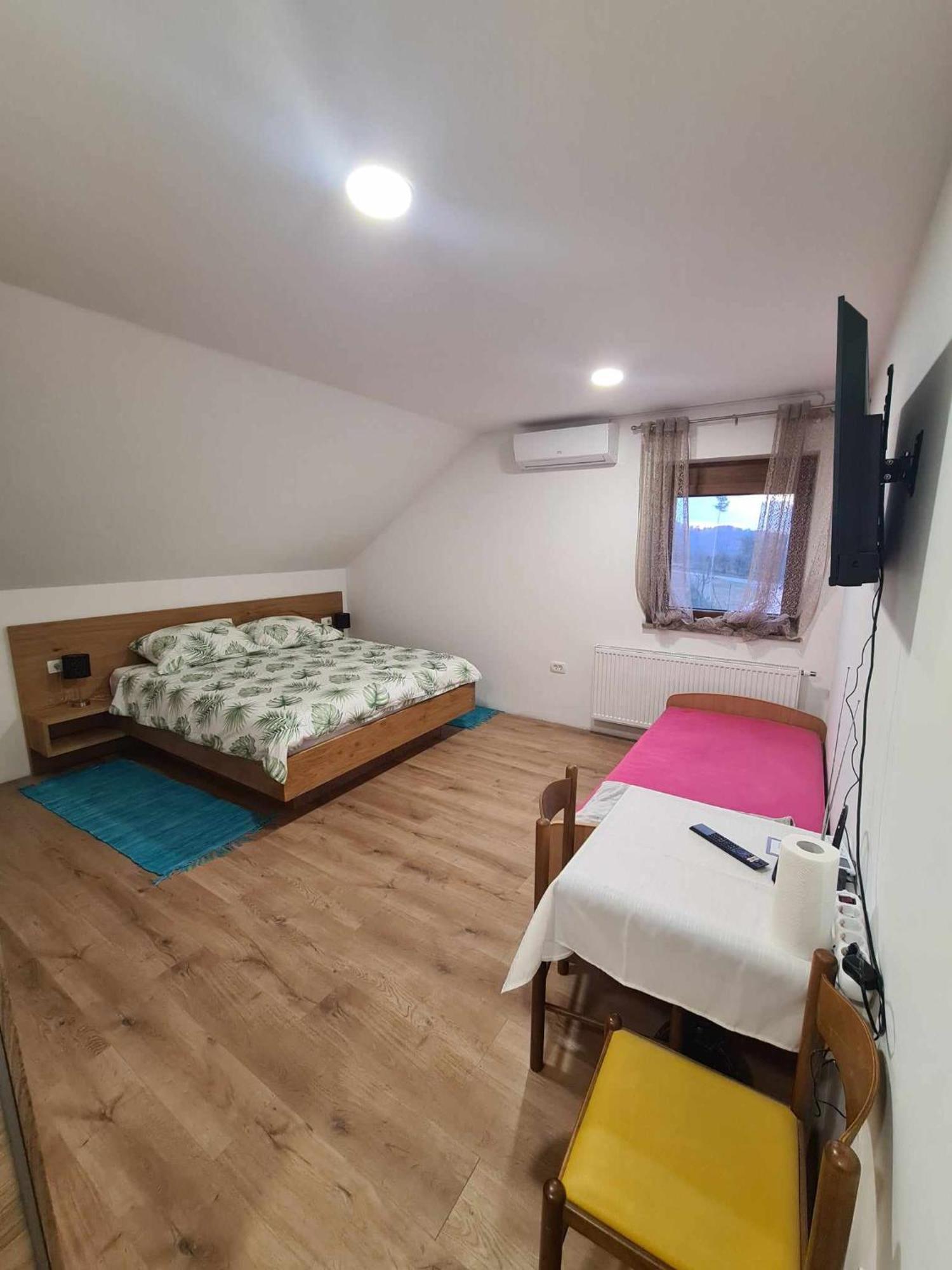 Turisticno - Izletniska Kmetija Zerjav Vakantieboerderij *